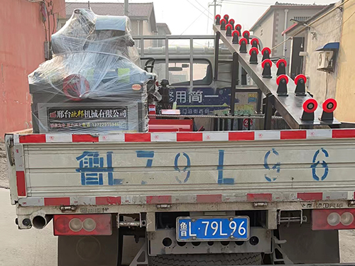鉆桿拋光機發貨勁泰鉆具.jpg